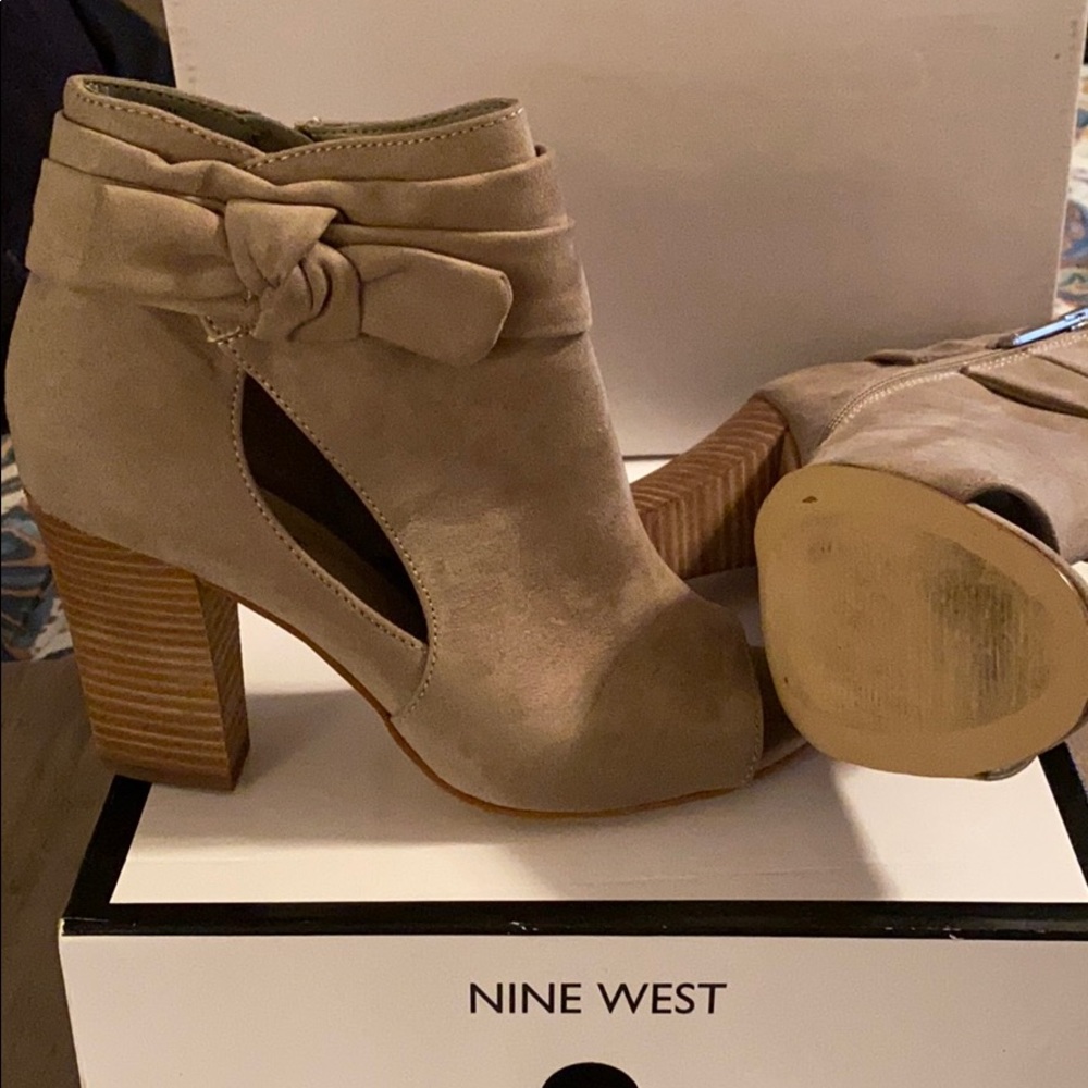 Shoes - Picture 2 of 2